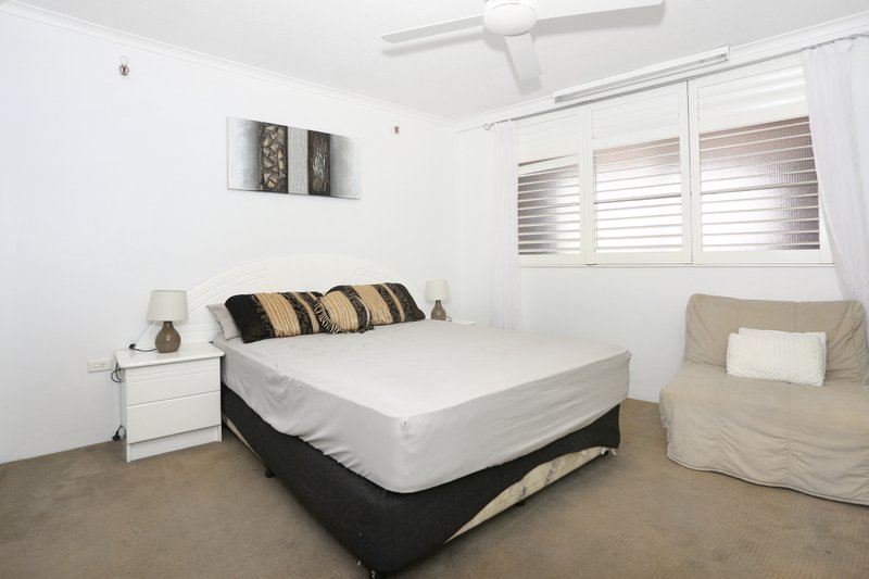 Photo - 1202/9 Trickett Street, Surfers Paradise QLD 4217 - Image 10