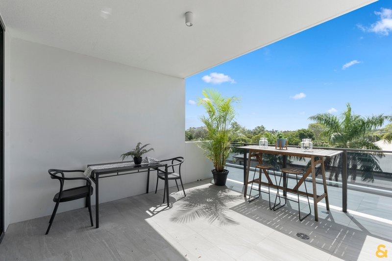 Photo - 1203/90 Berrima Street, Wynnum QLD 4178 - Image 3