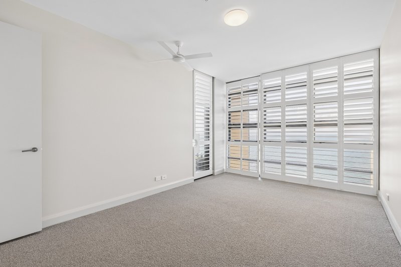 Photo - 1203/99 Marine Parade, Redcliffe QLD 4020 - Image 15