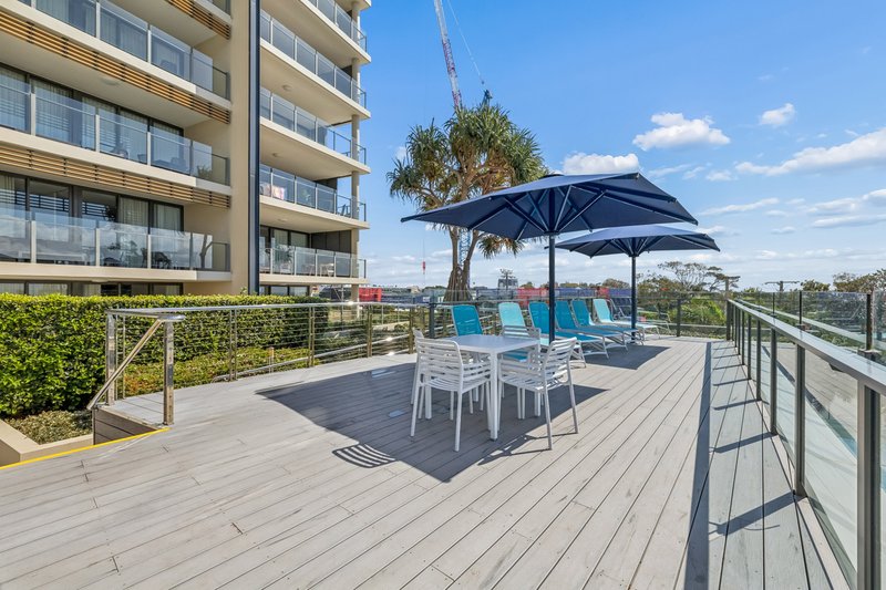 Photo - 1203/99 Marine Parade, Redcliffe QLD 4020 - Image 18