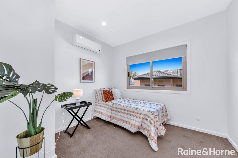 Photo - 1/204 Hawthorn Road, Vermont South VIC 3133 - Image 7