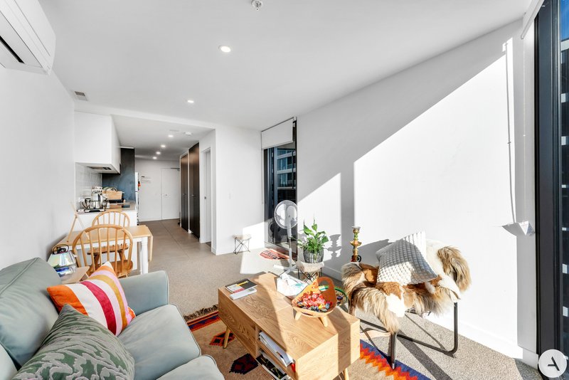 Photo - 1204/2 Furzer Street, Phillip ACT 2606 - Image 4
