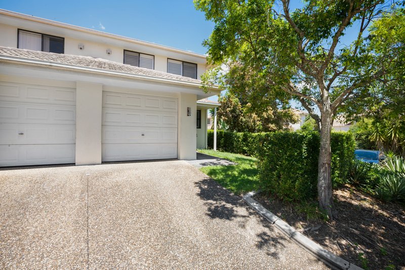 Photo - 1204/2 Gentian Drive, Arundel QLD 4214 - Image 15