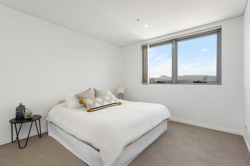 Photo - 1204/30 Burelli Street, Wollongong NSW 2500 - Image 6