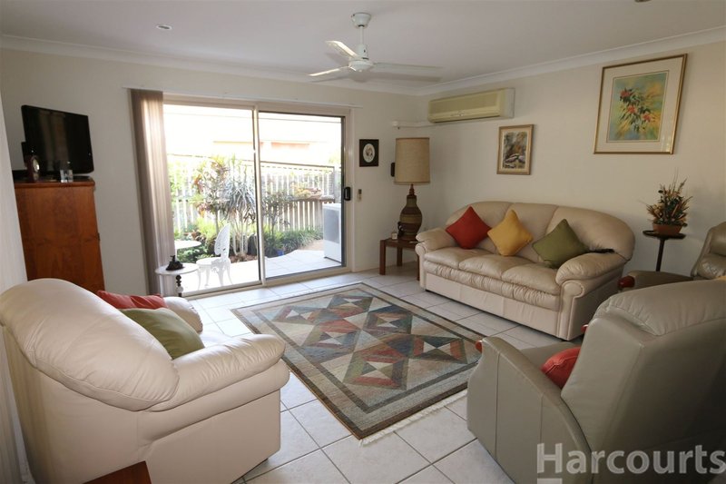 Photo - 1/205 Endeavour Dr , Banksia Beach QLD 4507 - Image 3