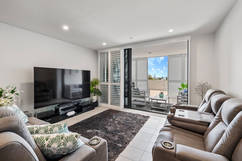 Photo - 1205/90 Berrima Street, Wynnum QLD 4178 - Image 6