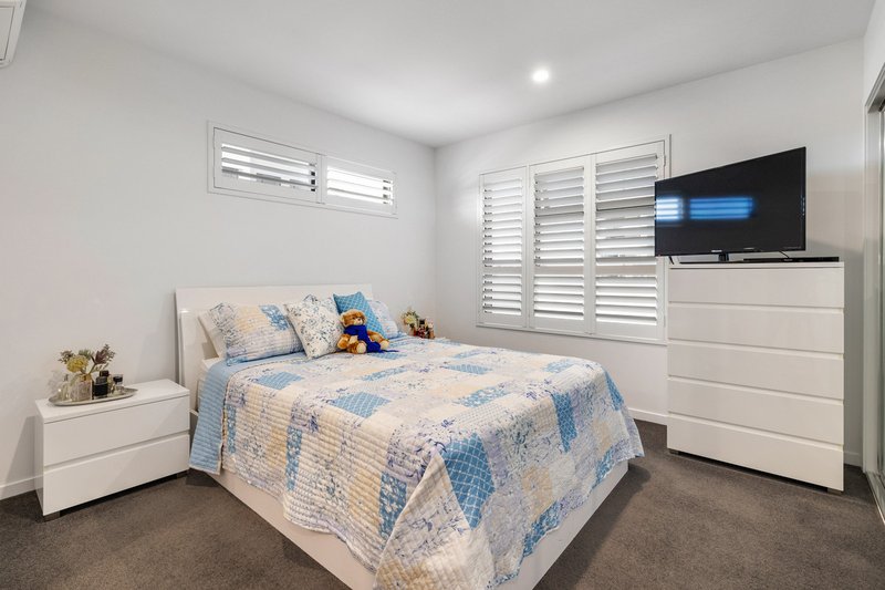 Photo - 1205/90 Berrima Street, Wynnum QLD 4178 - Image 10