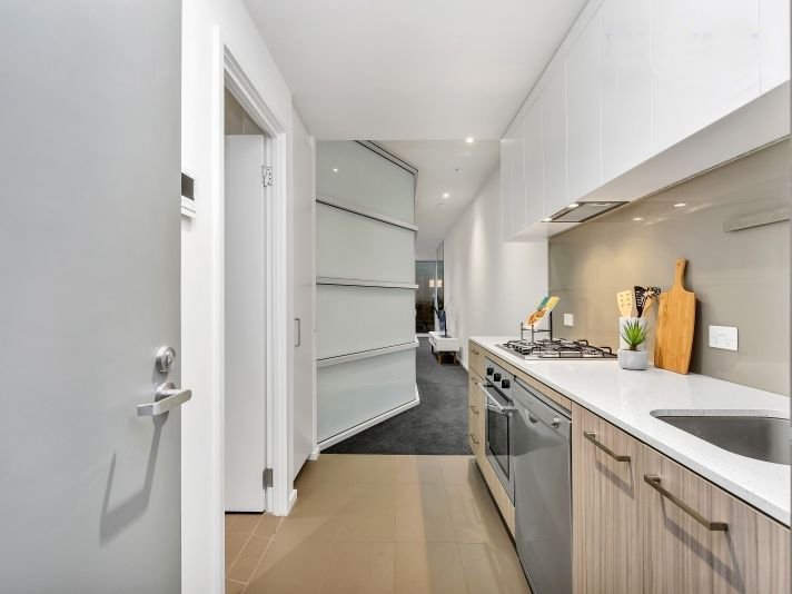 Photo - 1207/180 Morphett Street, Adelaide SA 5000 - Image 8