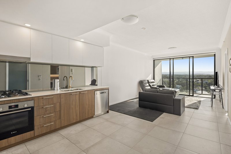 Photo - 1207/372 Marine Parade, Labrador QLD 4215 - Image 3