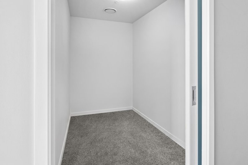 Photo - 1207/372 Marine Parade, Labrador QLD 4215 - Image 8