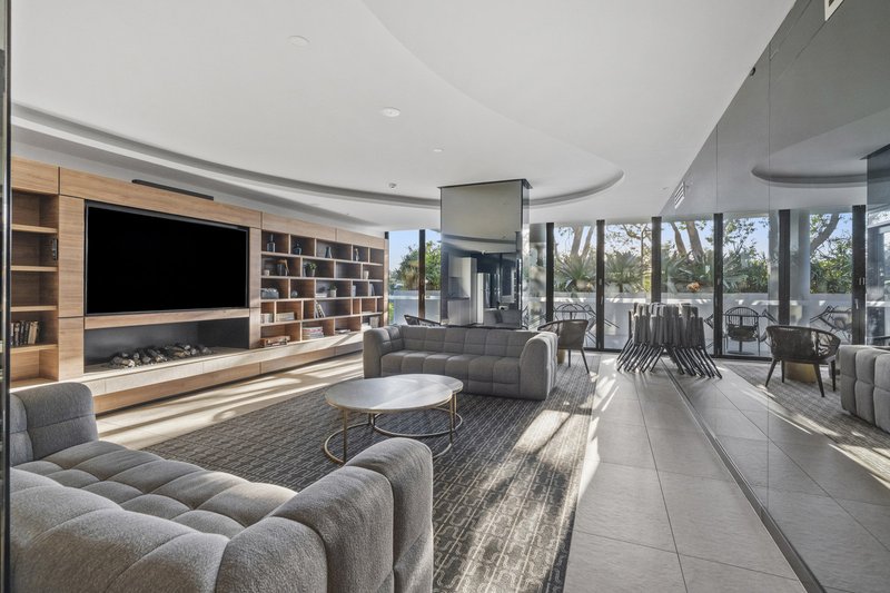 Photo - 1207/372 Marine Parade, Labrador QLD 4215 - Image 19