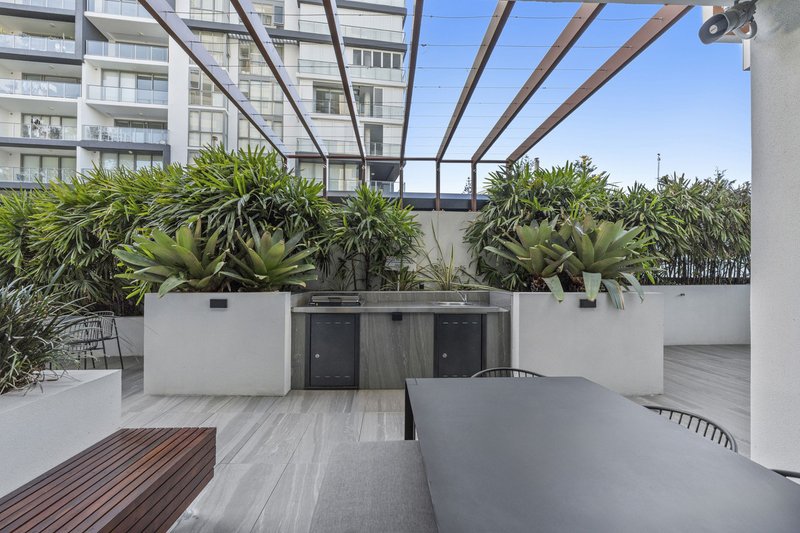 Photo - 1207/372 Marine Parade, Labrador QLD 4215 - Image 20