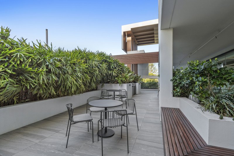 Photo - 1207/372 Marine Parade, Labrador QLD 4215 - Image 21