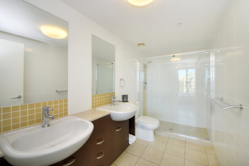 Photo - 1209/18 Fern Street, Surfers Paradise QLD 4217 - Image 10