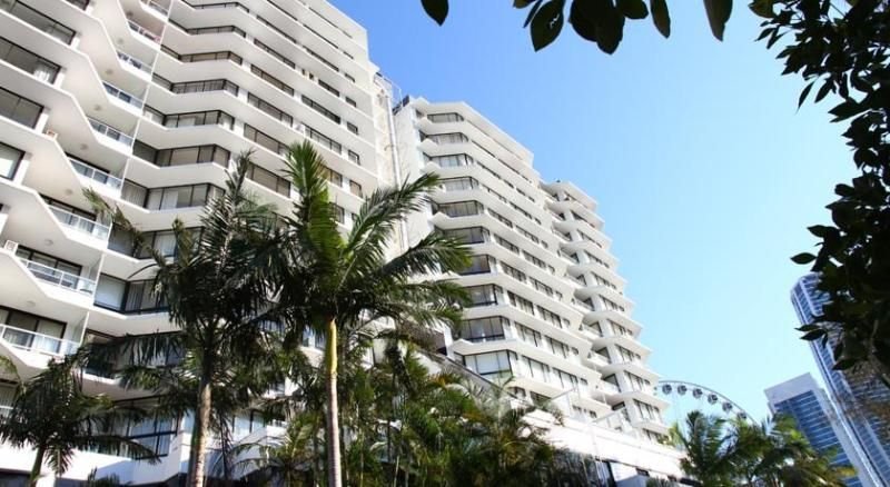 Photo - 1209/70 Remembrance Drive, Surfers Paradise QLD 4217 - Image 14