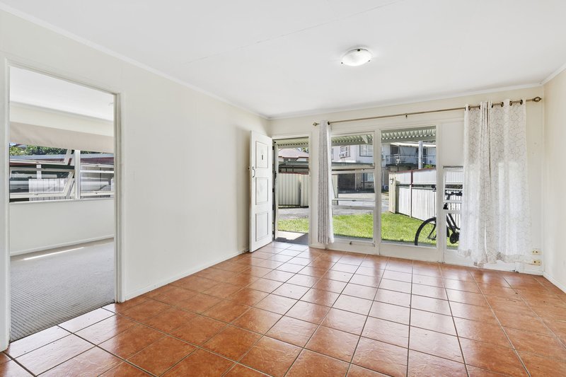 Photo - 1/20B Brighton Street, Biggera Waters QLD 4216 - Image 3