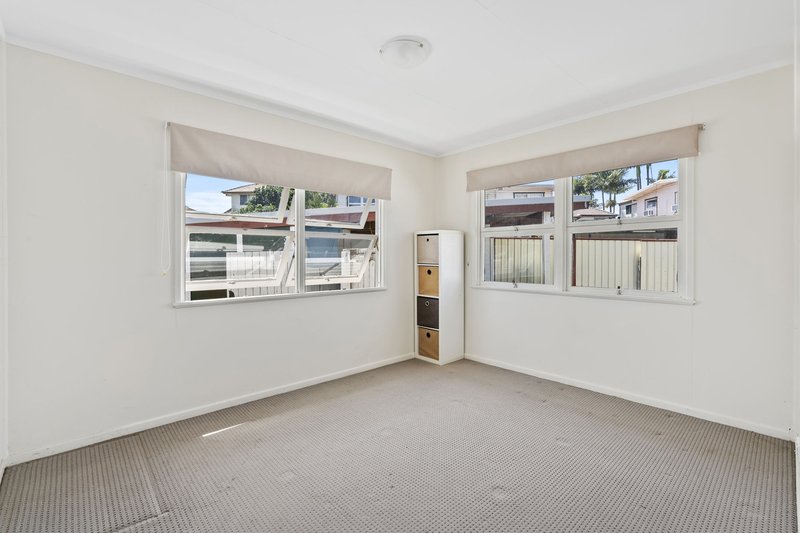 Photo - 1/20B Brighton Street, Biggera Waters QLD 4216 - Image 7