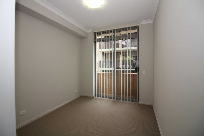 Photo - 12/1-3 Howard Avenue, Northmead NSW 2152 - Image 5