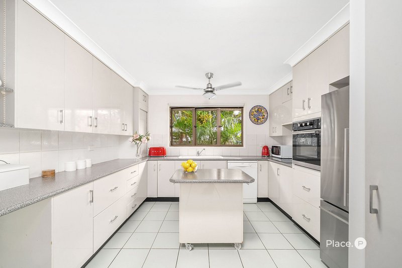 Photo - 121 Anzac Avenue, Redcliffe QLD 4020 - Image 13