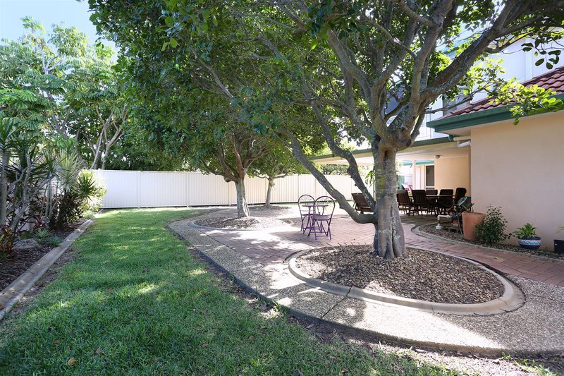 Photo - 121 Avon Avenue, Banksia Beach QLD 4507 - Image 2