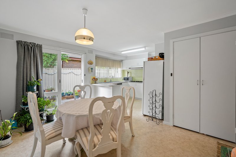 Photo - 1/21 Bedford Road, Ringwood VIC 3134 - Image 6