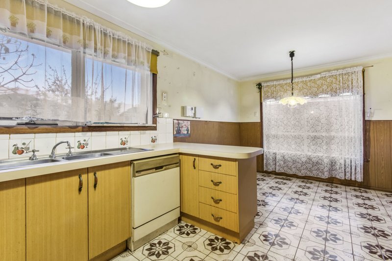 Photo - 121 Bloomfield Road, Keysborough VIC 3173 - Image 3