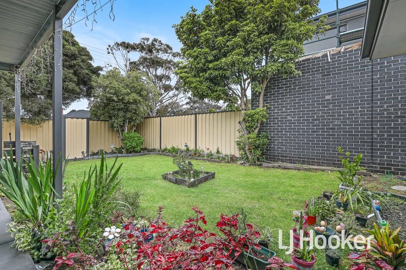 Photo - 1/21 Bride Avenue, Hampton Park VIC 3976 - Image 11