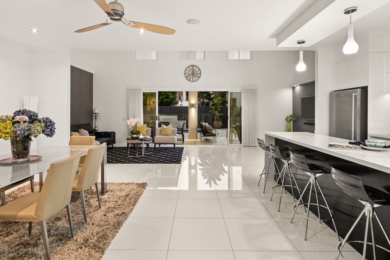 Photo - 121 Bulimba Street, Bulimba QLD 4171 - Image 8