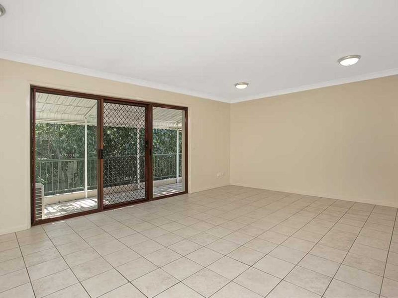 Photo - 12/1 Burrabee Street, Burleigh Heads QLD 4220 - Image 3