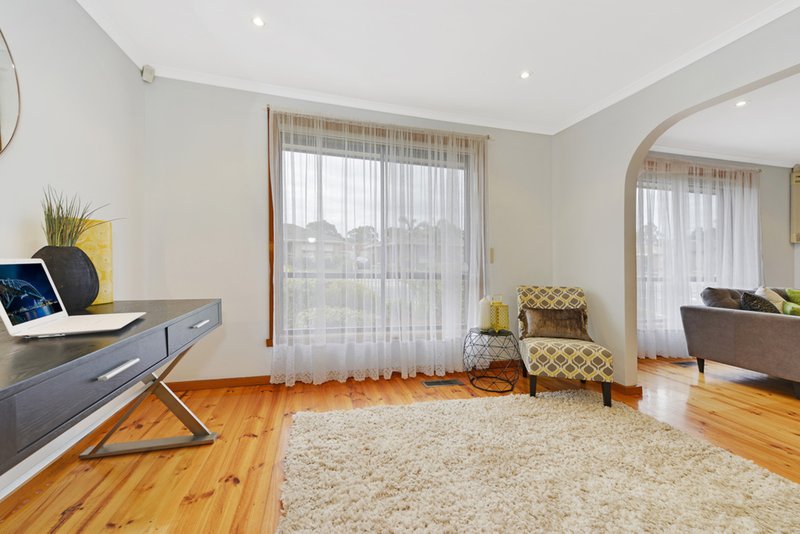 Photo - 121 Centenary Drive, Mill Park VIC 3082 - Image 5