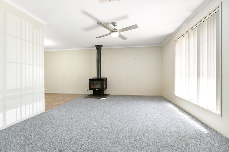 Photo - 121 Commercial Street, Walla Walla NSW 2659 - Image 4