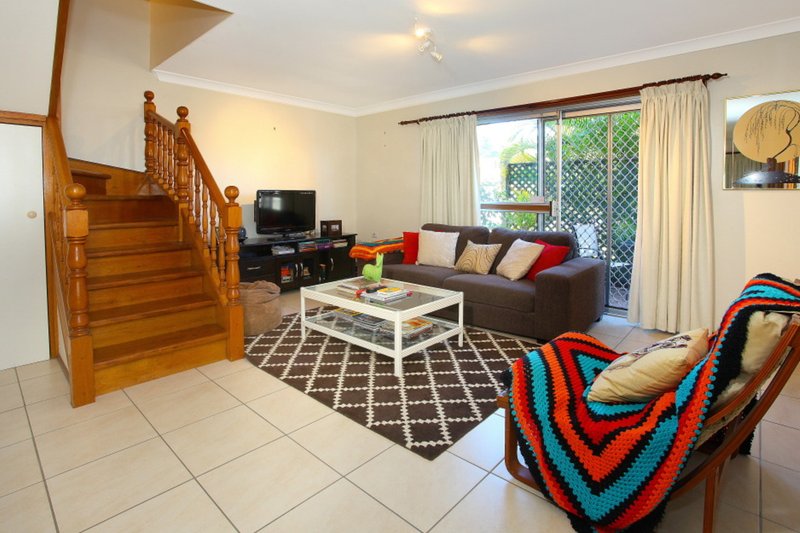 Photo - 1/21 Corunna Crescent, Ashmore QLD 4214 - Image 2