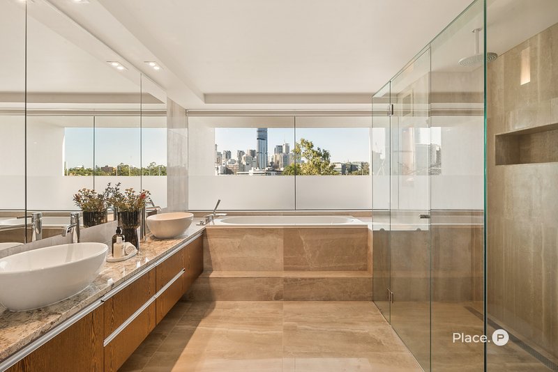 Photo - 1/21 Dock Street, South Brisbane QLD 4101 - Image 15