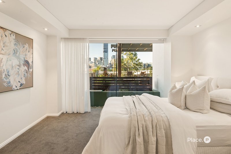 Photo - 1/21 Dock Street, South Brisbane QLD 4101 - Image 18