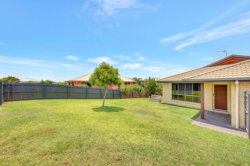 Photo - 121 Emmadale Drive, New Auckland QLD 4680 - Image 2
