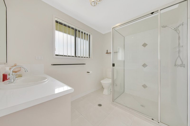 Photo - 121 Emmadale Drive, New Auckland QLD 4680 - Image 10