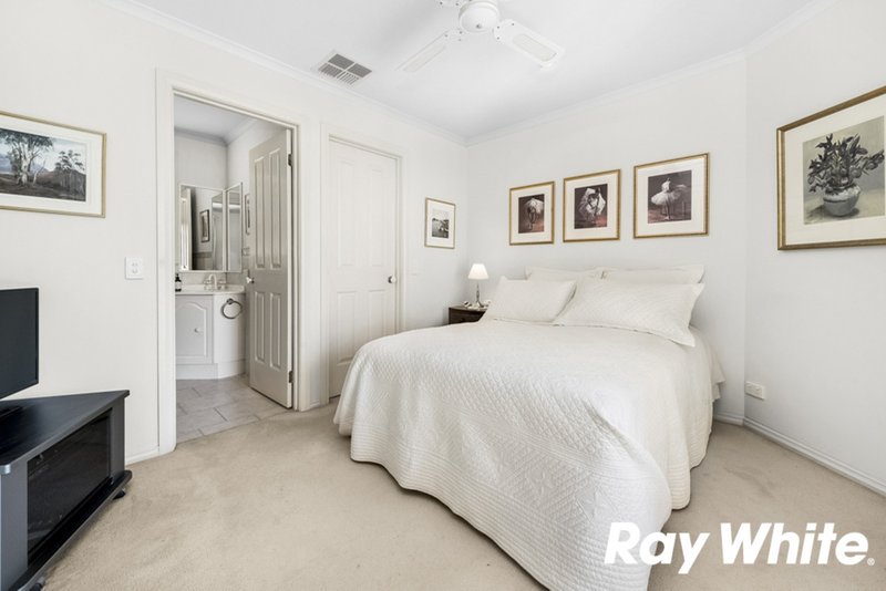 Photo - 1/21 Fernhurst Drive, Glen Waverley VIC 3150 - Image 8