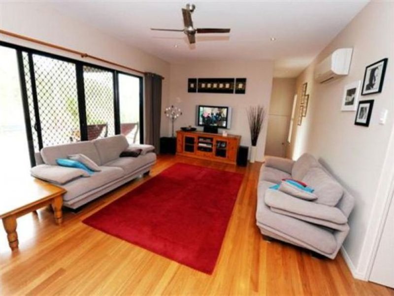 Photo - 121 Flora Drive, Beecher QLD 4680 - Image 2