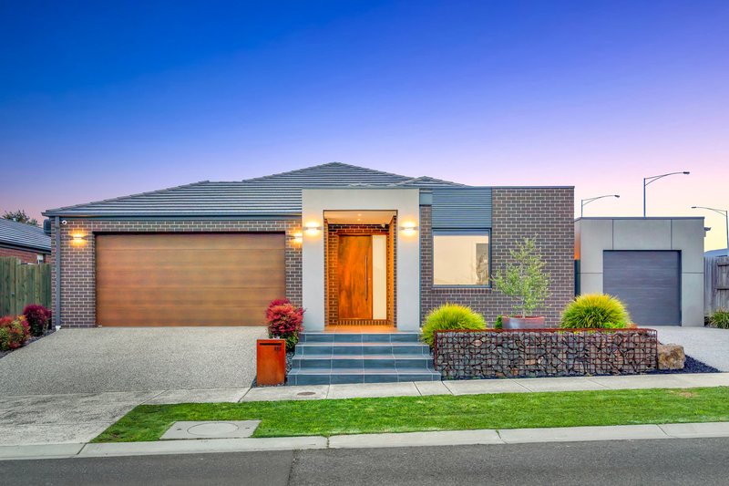 121 Golf View Drive, Craigieburn VIC 3064