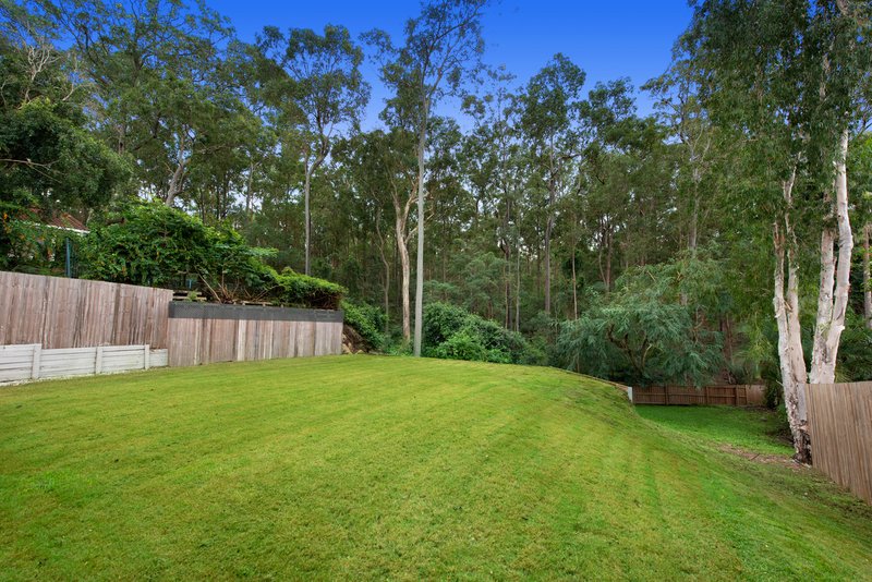 Photo - 121 Greenford Street, Chapel Hill QLD 4069 - Image 15