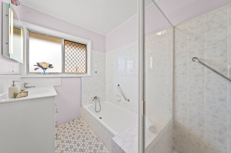 Photo - 121 Greenmeadow Road, Mansfield QLD 4122 - Image 13