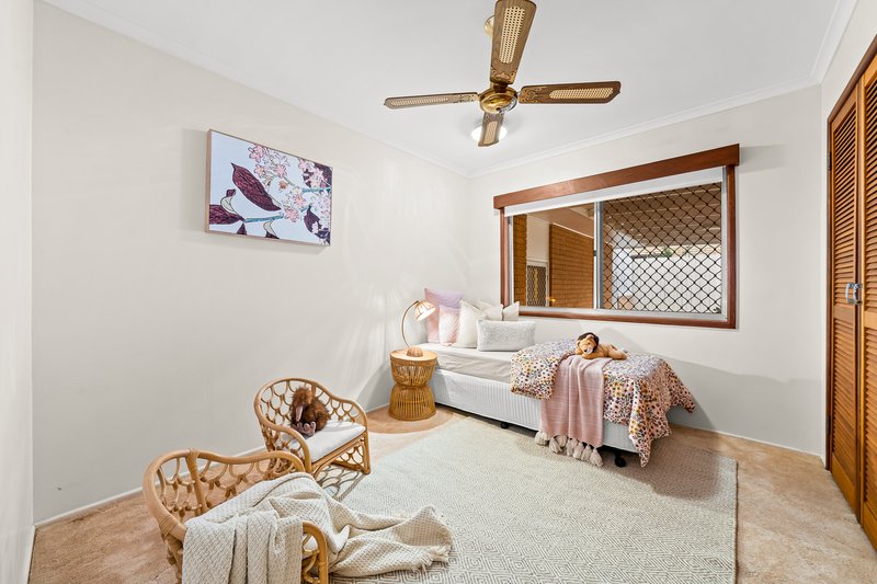 Photo - 121 Greenmeadow Road, Mansfield QLD 4122 - Image 15