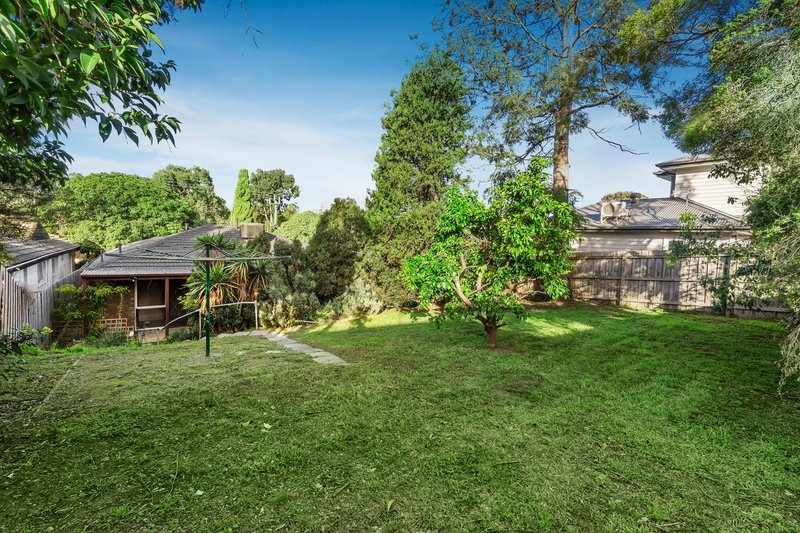 Photo - 121 Greensborough Road, Macleod VIC 3085 - Image 9