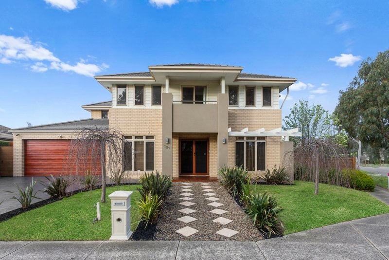 121 Hawkstowe Parade, South Morang VIC 3752