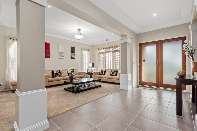 Photo - 121 Hawkstowe Parade, South Morang VIC 3752 - Image 3