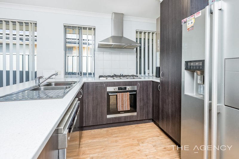 Photo - 121 Joseph Banks Boulevard, Banksia Grove WA 6031 - Image 7