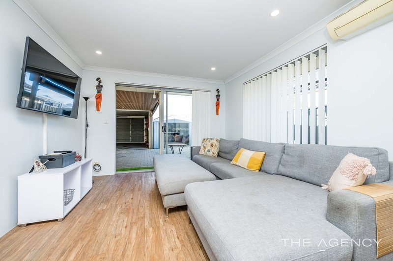 Photo - 121 Joseph Banks Boulevard, Banksia Grove WA 6031 - Image 9
