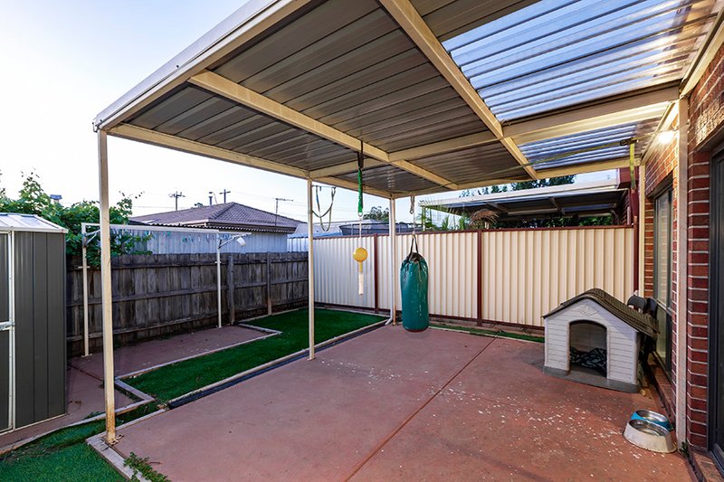 Photo - 1/21 Lewin Street, Deer Park VIC 3023 - Image 14