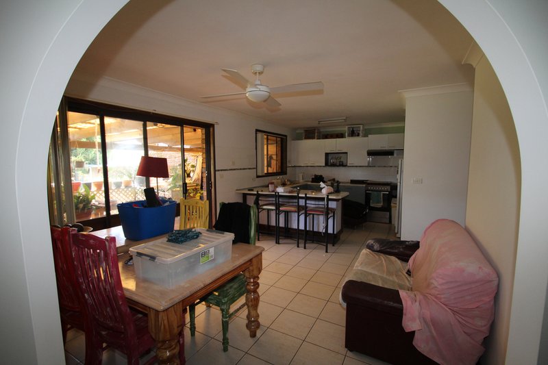 Photo - 121 Macquarie Avenue, Cessnock NSW 2325 - Image 3