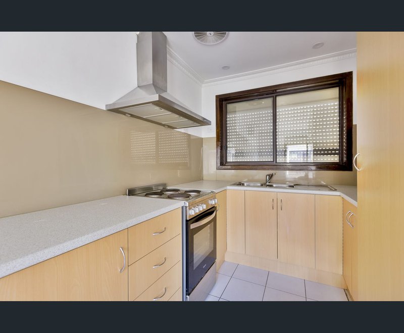 Photo - 1/21 Middle Road, Maribyrnong VIC 3032 - Image 2